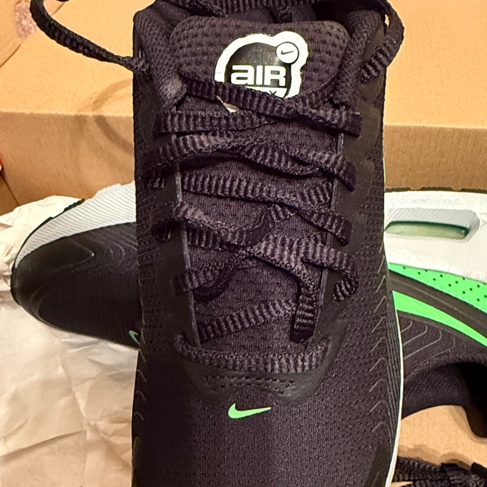 Nike Air Max Nuaxis Men's running shoe | sneakers | men’s size 7 | women’s 8.5 - Picture 13 of 14